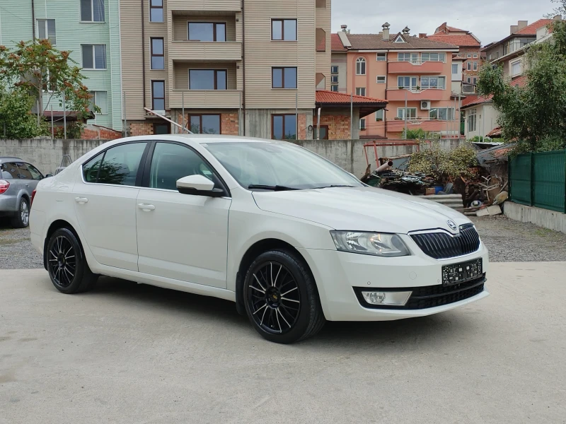 Skoda Octavia 1.6TDI DSG, снимка 1 - Автомобили и джипове - 47853678