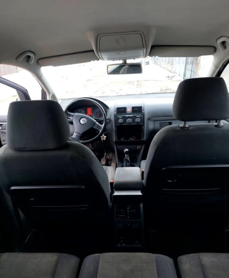 VW Touran 2.0 TDI, снимка 9 - Автомобили и джипове - 49304080