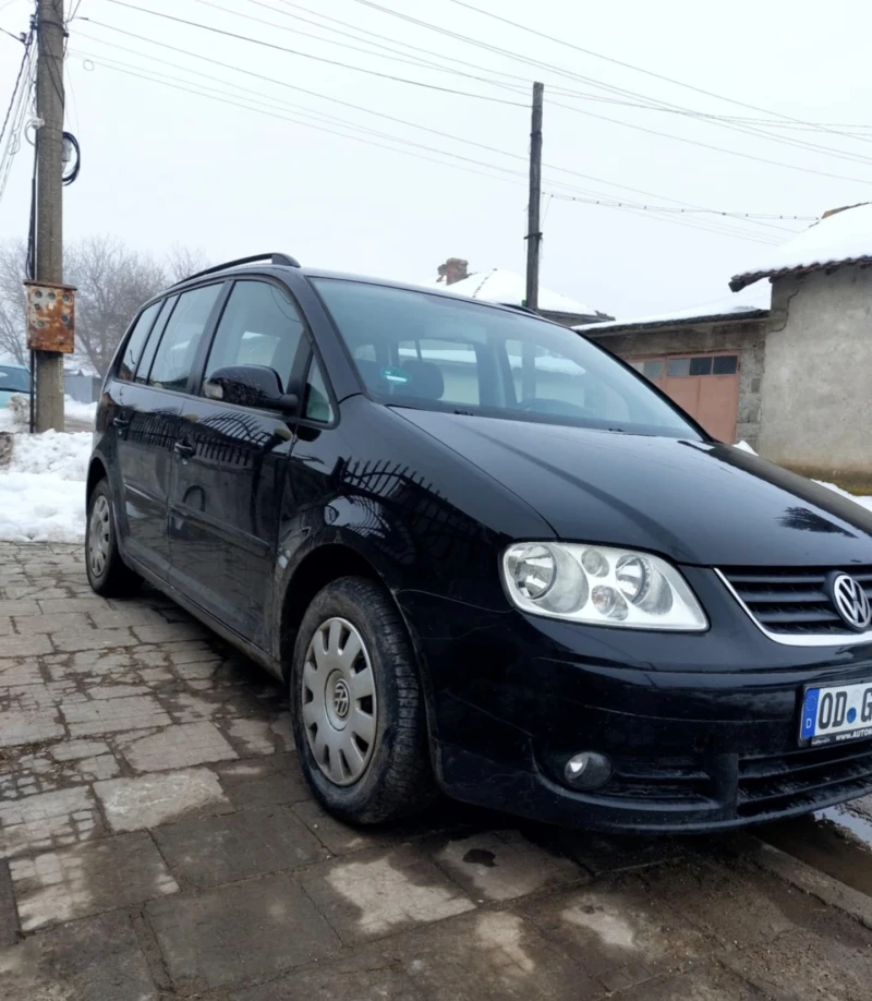 VW Touran 2.0 TDI, снимка 2 - Автомобили и джипове - 49304080