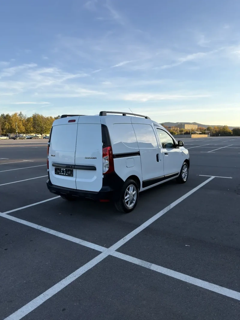 Dacia Dokker 1.6 - Газ, снимка 4 - Автомобили и джипове - 52817415