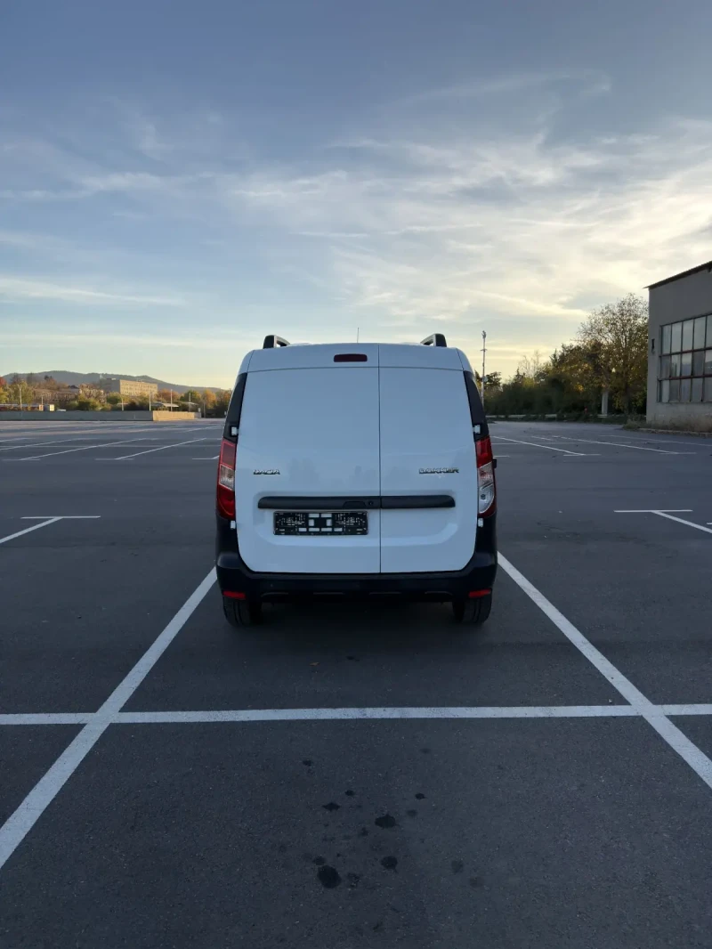 Dacia Dokker 1.6 - Газ, снимка 5 - Автомобили и джипове - 52817415