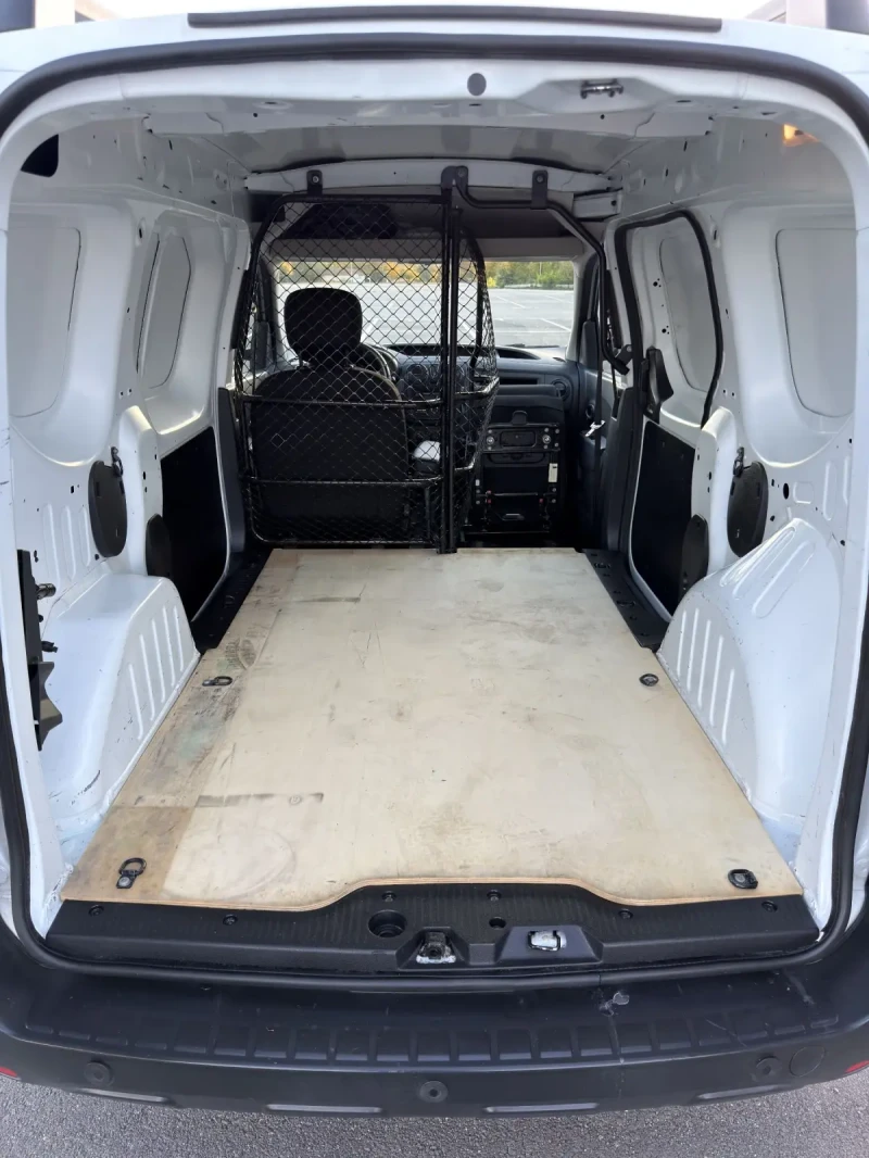 Dacia Dokker 1.6 - Газ, снимка 11 - Автомобили и джипове - 52817415