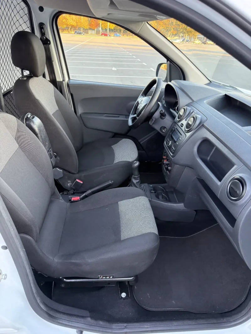 Dacia Dokker 1.6 - Газ, снимка 14 - Автомобили и джипове - 52817415