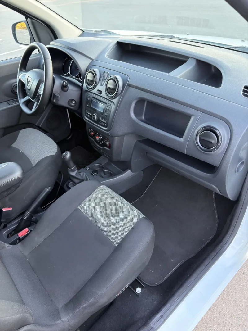 Dacia Dokker 1.6 - Газ, снимка 10 - Автомобили и джипове - 52817415
