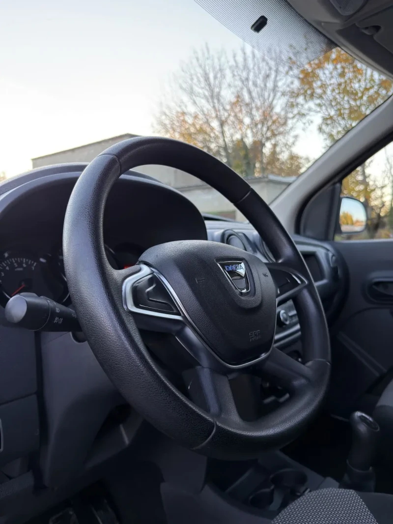 Dacia Dokker 1.6 - Газ, снимка 8 - Автомобили и джипове - 52817415