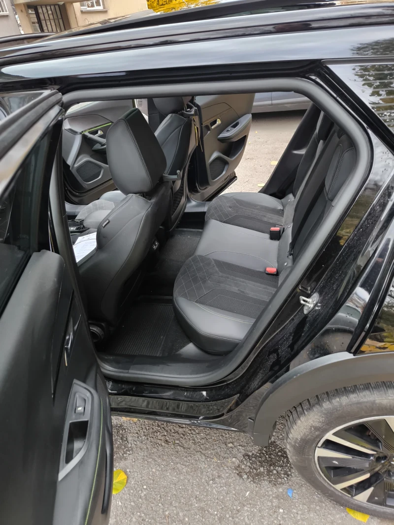 Peugeot 2008 1.5 hdi 131 GT  Гаранционна!, снимка 12 - Автомобили и джипове - 52323610