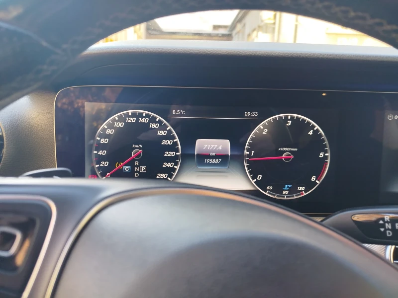 Mercedes-Benz E 220 2.2 cdi 4matik, снимка 8 - Автомобили и джипове - 52520449