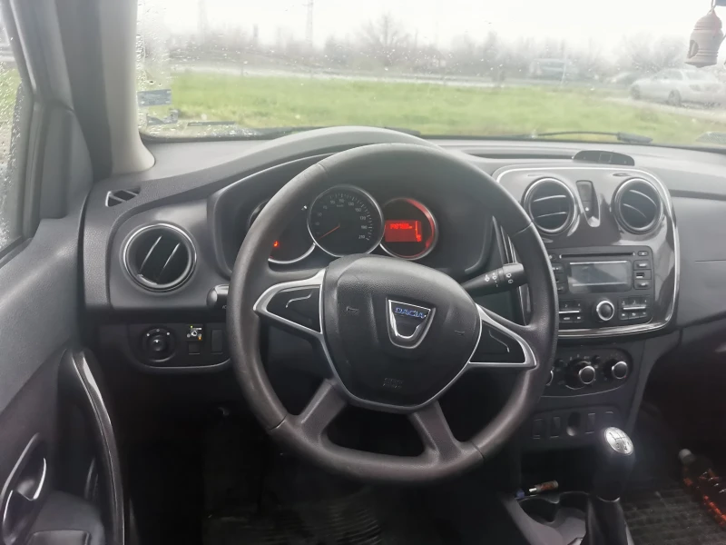 Dacia Sandero 1.0 AGU, снимка 4 - Автомобили и джипове - 52891717
