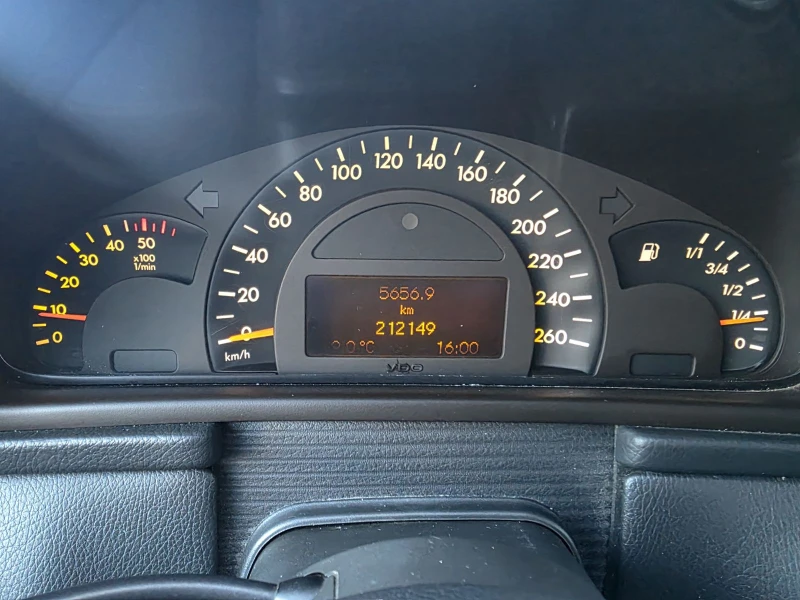 Mercedes-Benz C 200 CDI, снимка 17 - Автомобили и джипове - 52929241