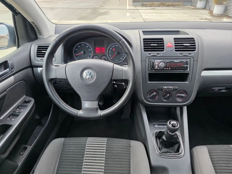 VW Golf  V-1.6-102 hp, снимка 11 - Автомобили и джипове - 53227715