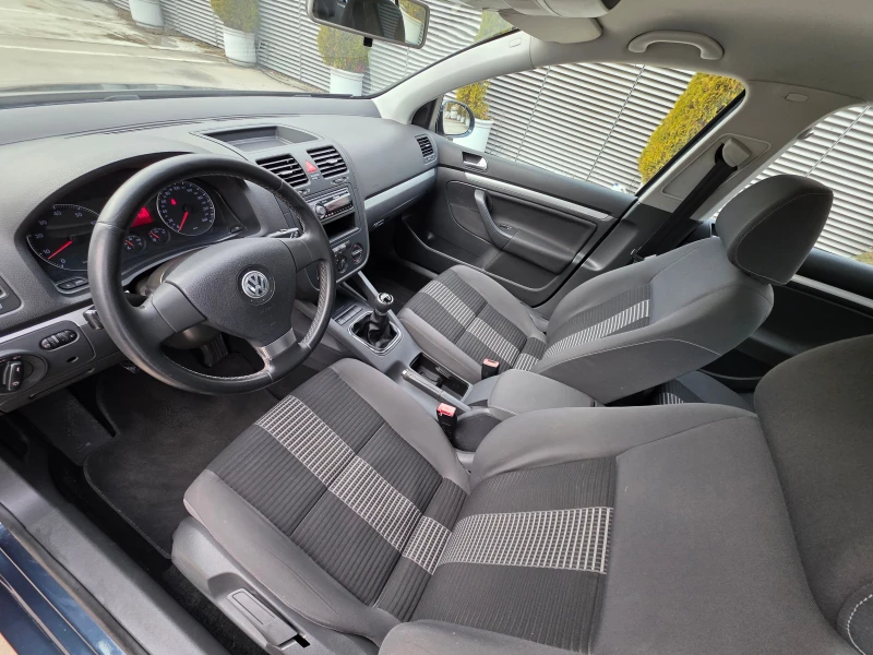VW Golf  V-1.6-102 hp, снимка 10 - Автомобили и джипове - 53227715
