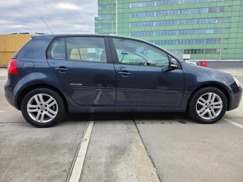 VW Golf  V-1.6-102 hp, снимка 4 - Автомобили и джипове - 53227715