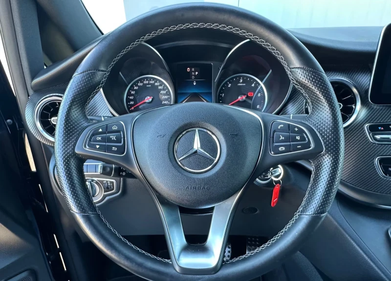 Mercedes-Benz V 300 237HP/AMG/CAM/LED/936v, снимка 10 - Автомобили и джипове - 53454723