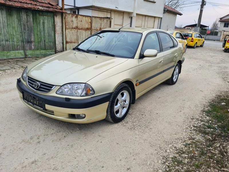 Toyota Avensis 2.0 D4D 90kc, снимка 4 - Автомобили и джипове - 47228825