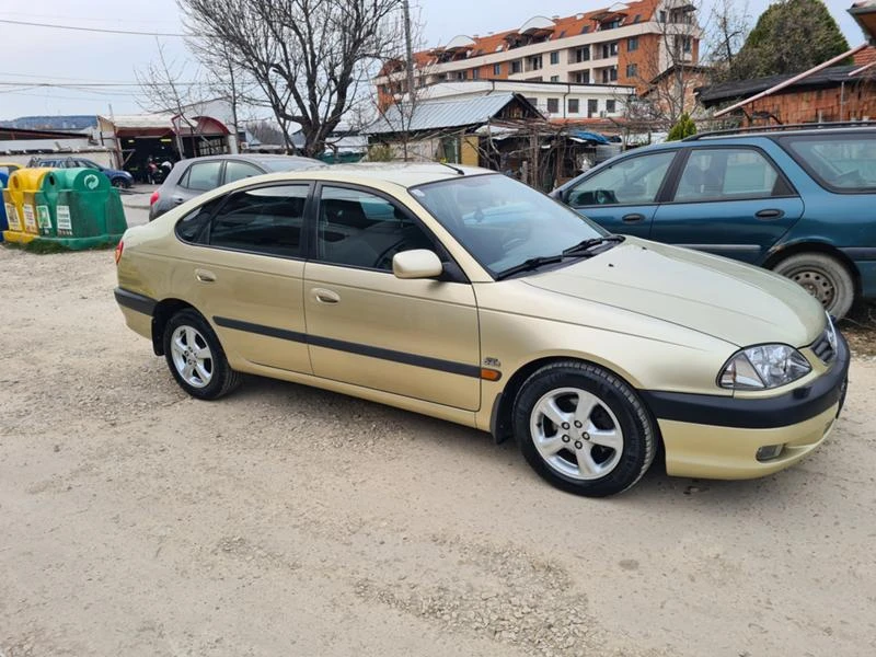 Toyota Avensis 2.0 D4D 90kc, снимка 5 - Автомобили и джипове - 47228825