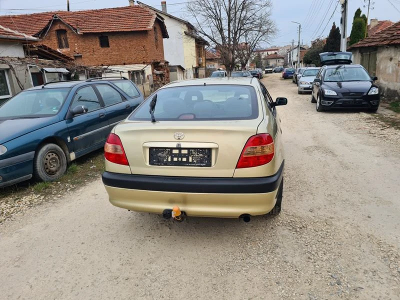 Toyota Avensis 2.0 D4D 90kc, снимка 7 - Автомобили и джипове - 47228825