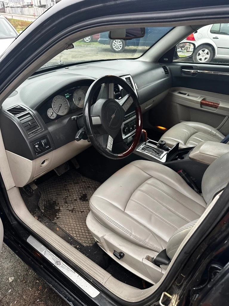 Chrysler 300c 3.0 CRD, снимка 7 - Автомобили и джипове - 54233868