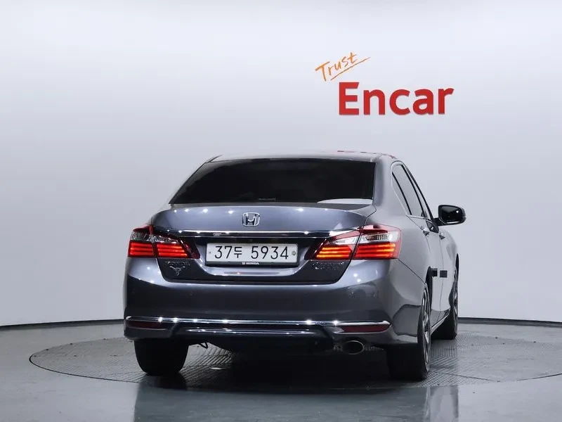 Honda Accord 2.4, снимка 4 - Автомобили и джипове - 55558068
