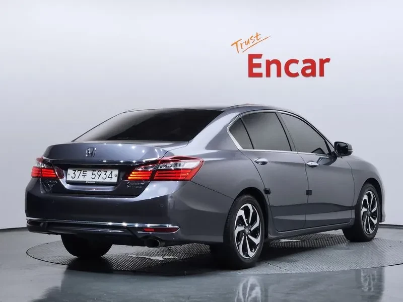 Honda Accord 2.4, снимка 2 - Автомобили и джипове - 55558068