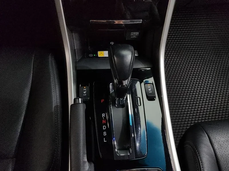 Honda Accord 2.4, снимка 9 - Автомобили и джипове - 55558068