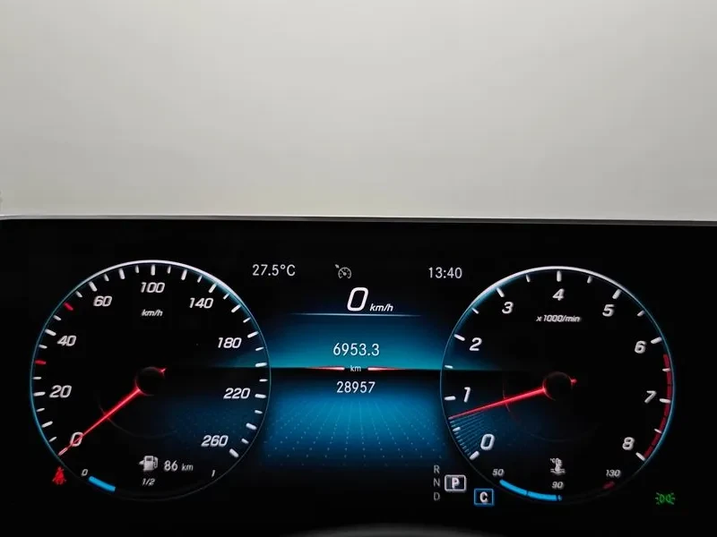 Mercedes-Benz A 220 Sedan, снимка 8 - Автомобили и джипове - 55715341