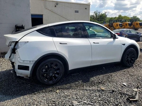 Tesla Model Y, снимка 4 - Автомобили и джипове - 56117832