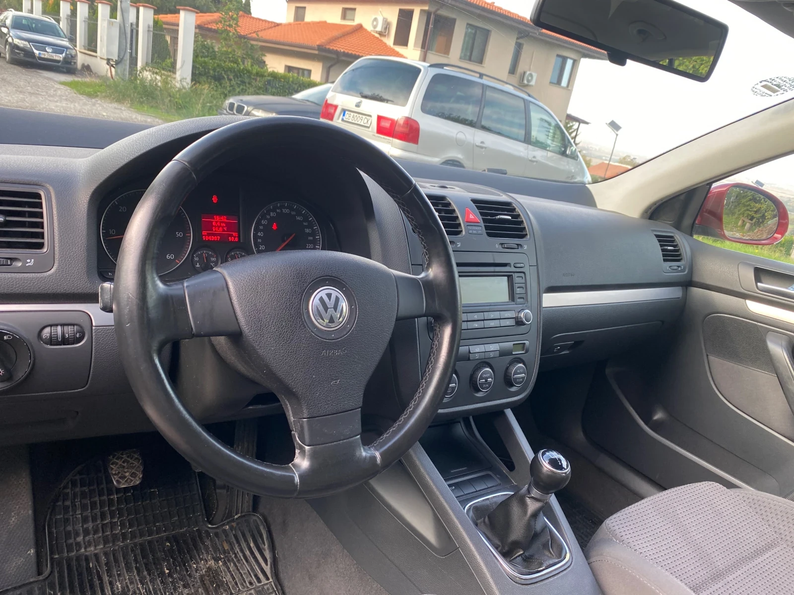 VW Jetta 2.0 tdi bmm pd - изображение 9