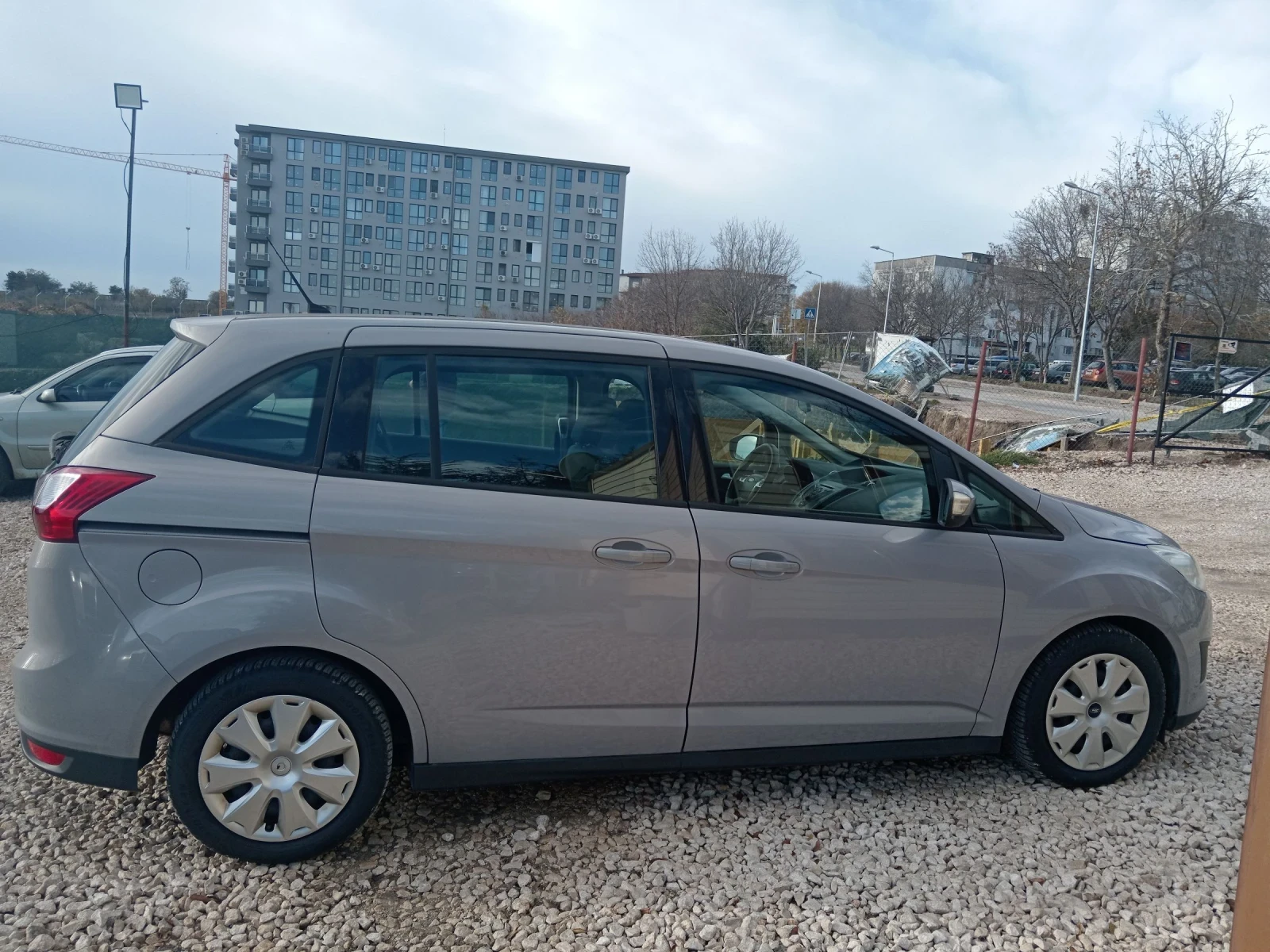 Ford Grand C-Max  1.6 i-105 К.С. - изображение 4