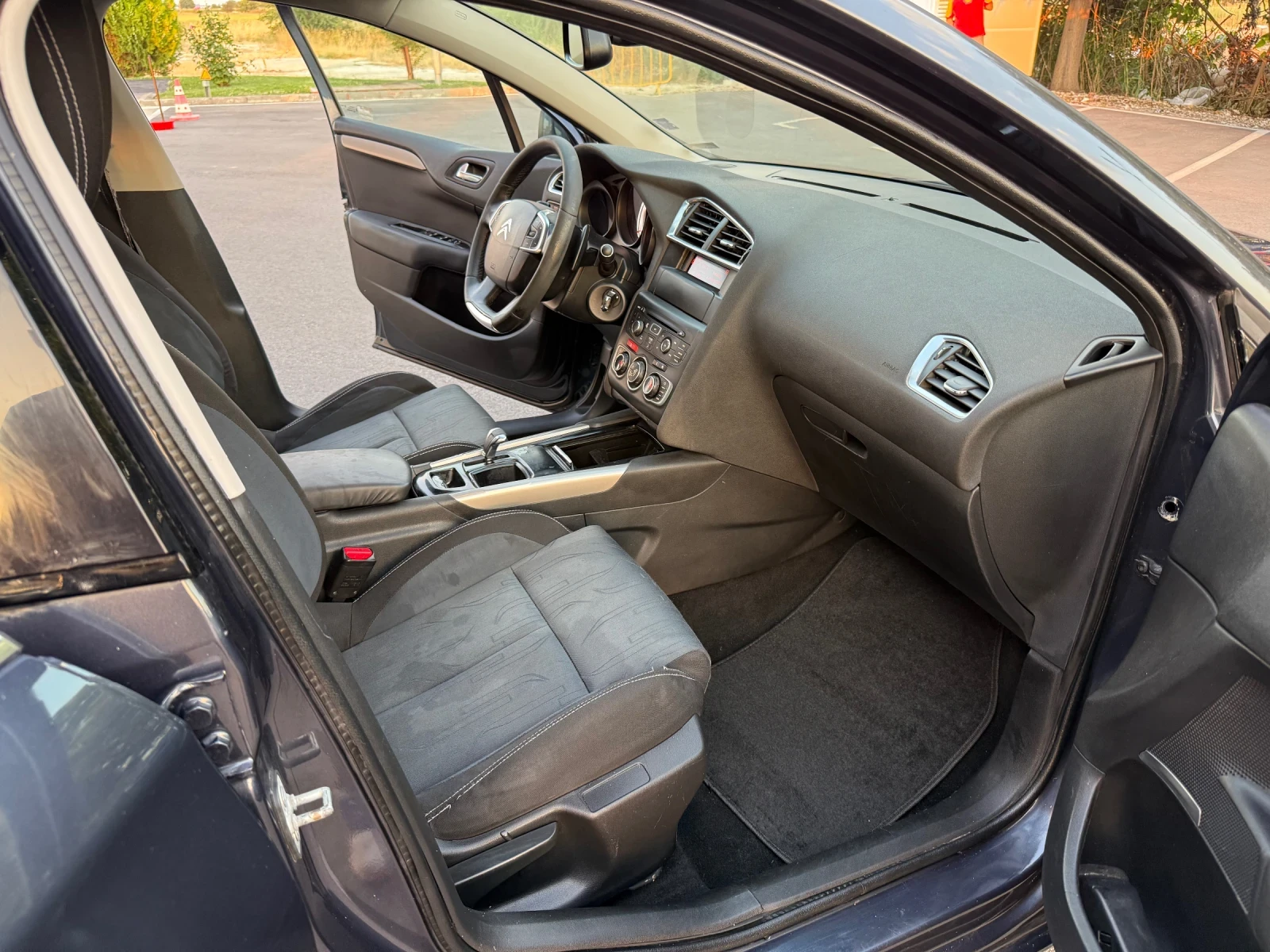 Citroen C4 1, 6 HDI  - изображение 8