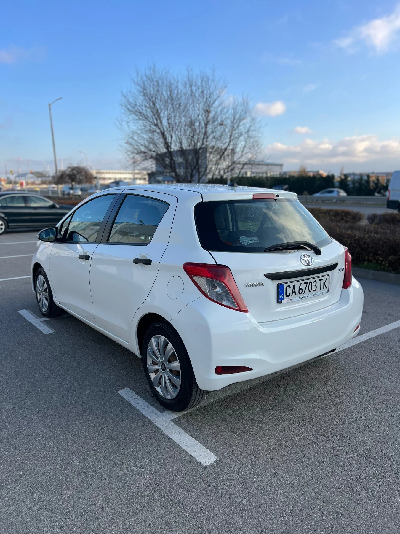 Toyota Yaris 1.0i - изображение 3