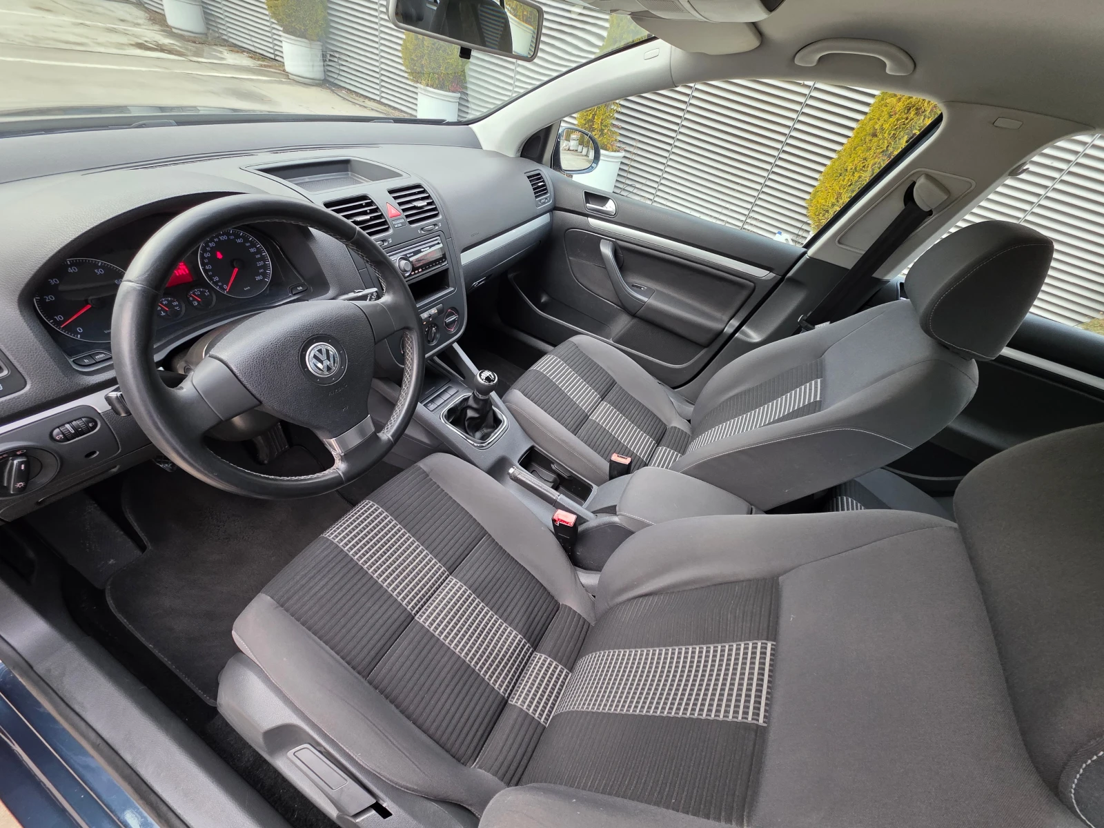 VW Golf  V-1.6-102 hp - изображение 10