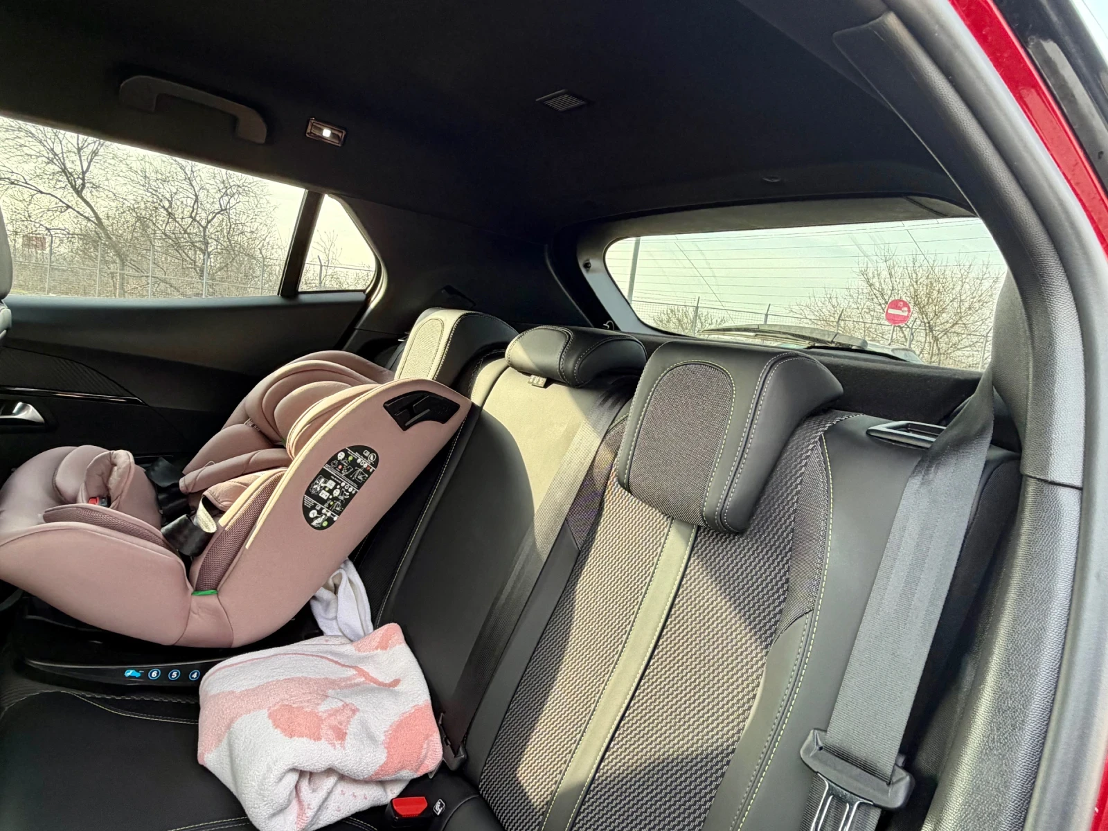 Peugeot 2008 GT / EAT8 / 2024 - изображение 7