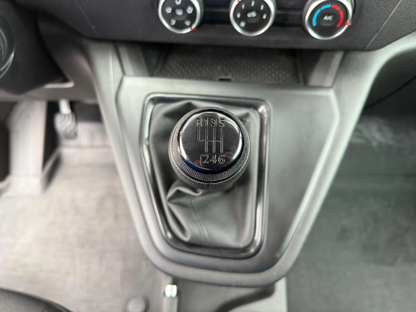 Renault Kangoo 1.5DCI NAVI KLIMATRONIK 6-СКОРОСТИ EVRO 6D N1 , снимка 15 - Автомобили и джипове - 54083183