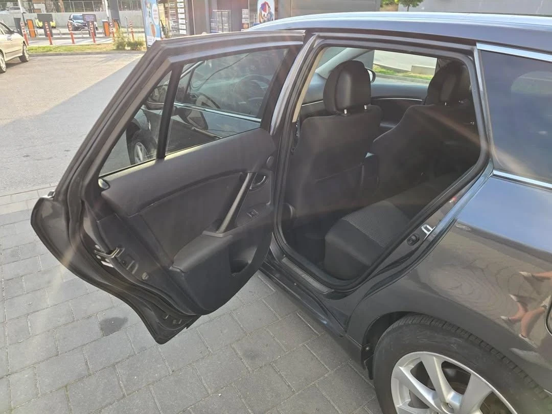 Toyota Avensis 2.2 D4-D 150кс, Keyless, Executive, снимка 6 - Автомобили и джипове - 54102044