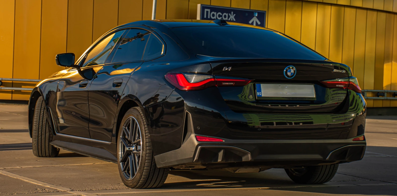 BMW i4 eDrive35 | Mobile.bg � ����������� 3