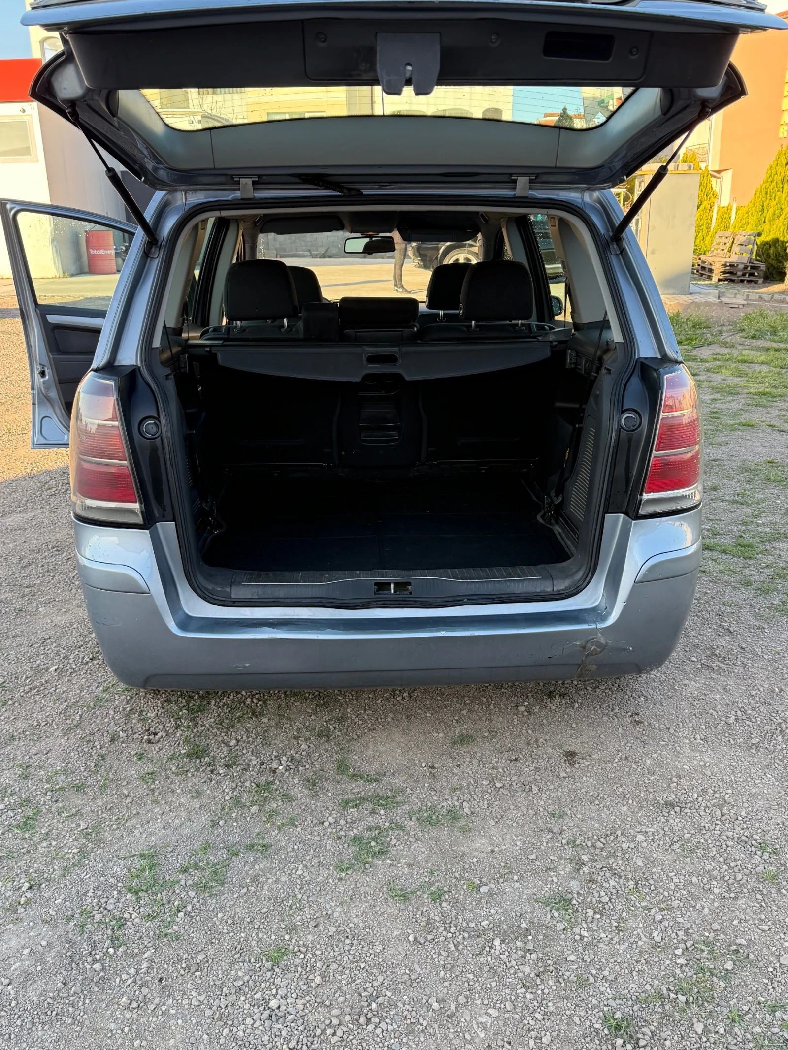 Opel Zafira, снимка 10 - Автомобили и джипове - 54335268