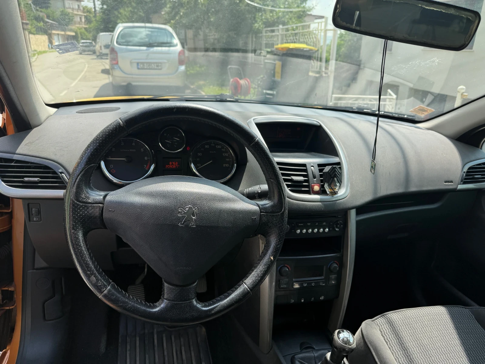 Peugeot 207, снимка 12 - Автомобили и джипове - 55192113