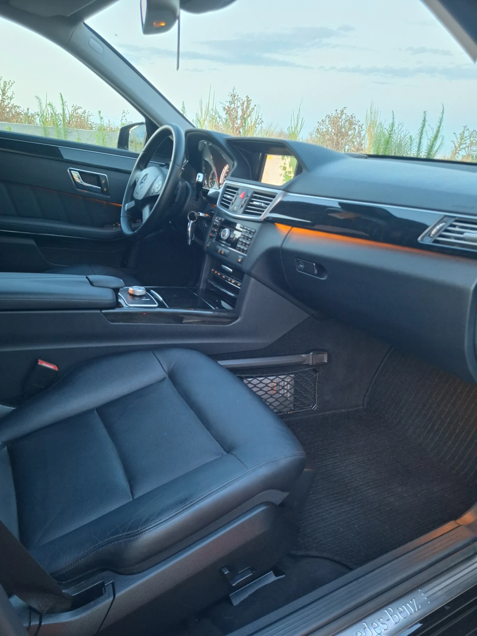 Mercedes-Benz E 350 3.5 CDI Avantgarde, снимка 10 - Автомобили и джипове - 55288487
