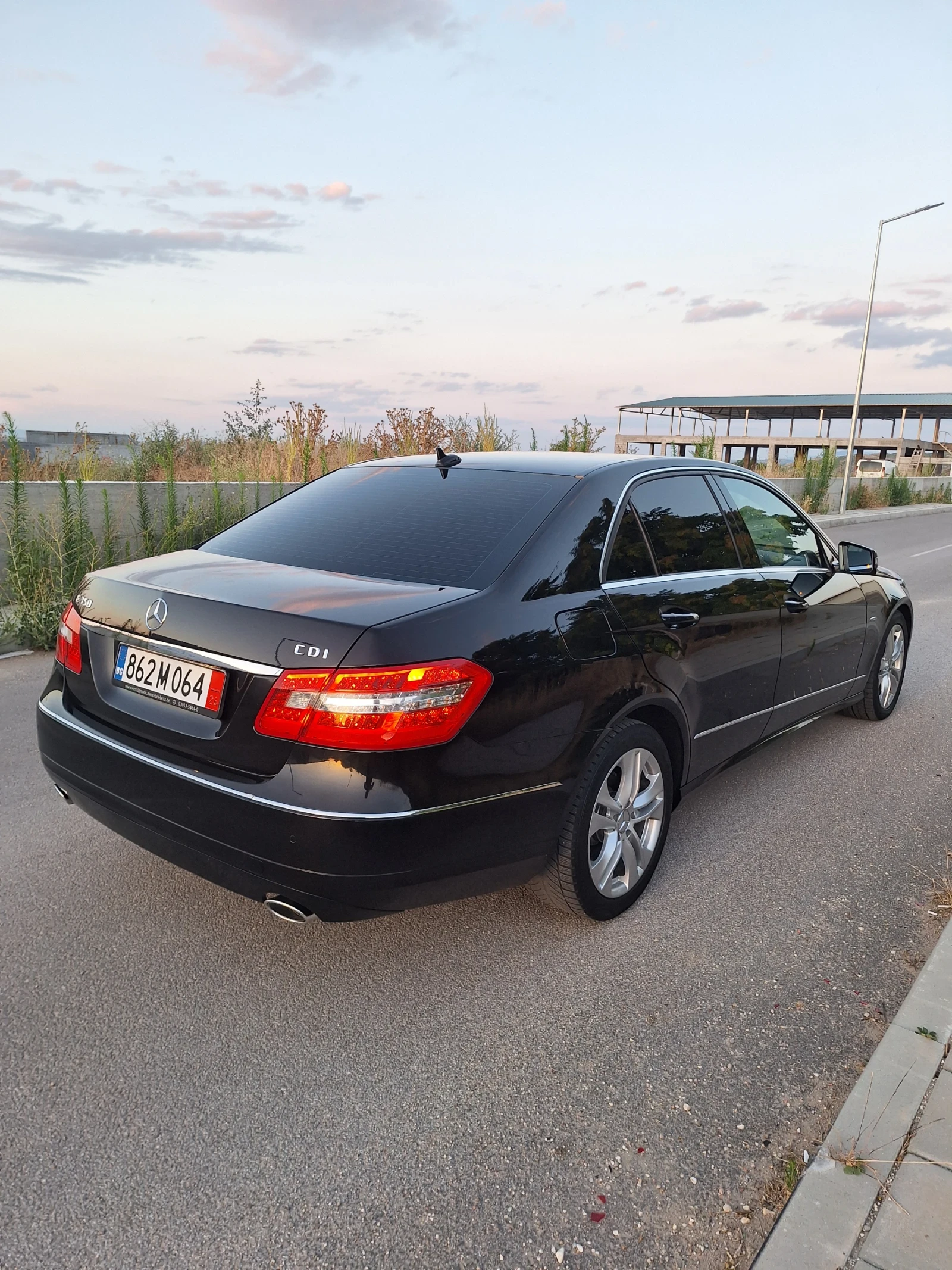 Mercedes-Benz E 350 3.5 CDI Avantgarde, снимка 3 - Автомобили и джипове - 55288487