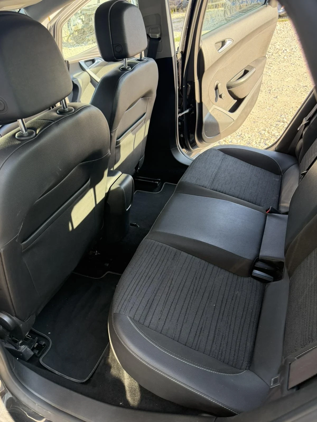 Opel Astra, снимка 6 - Автомобили и джипове - 55697159