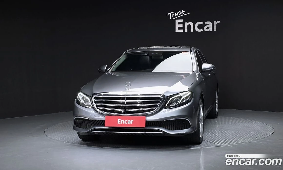 Mercedes-Benz E 300 E300 4MATIC Exclusive, снимка 3 - Автомобили и джипове - 55777131