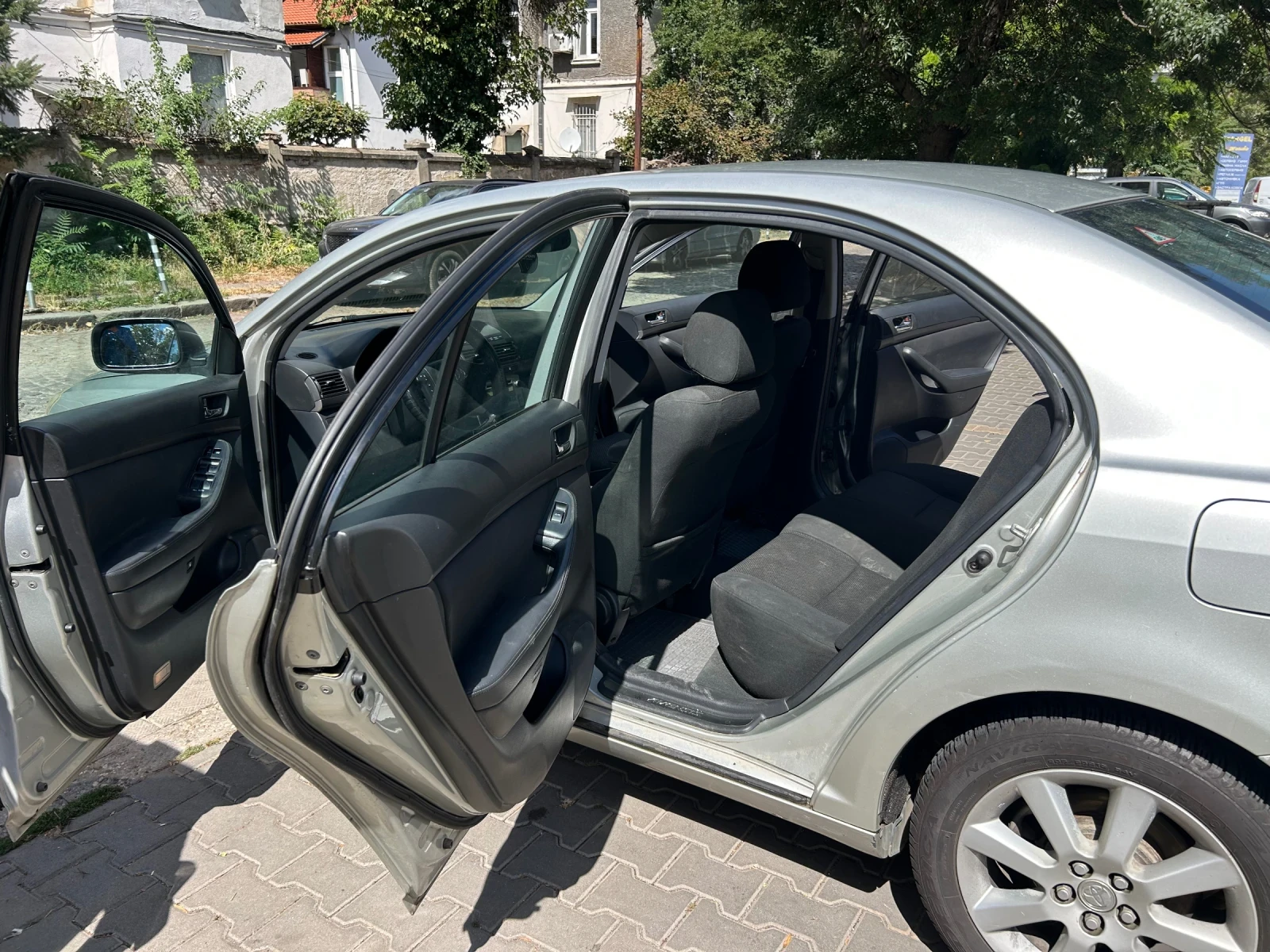 Toyota Avensis, снимка 8 - Автомобили и джипове - 55950294