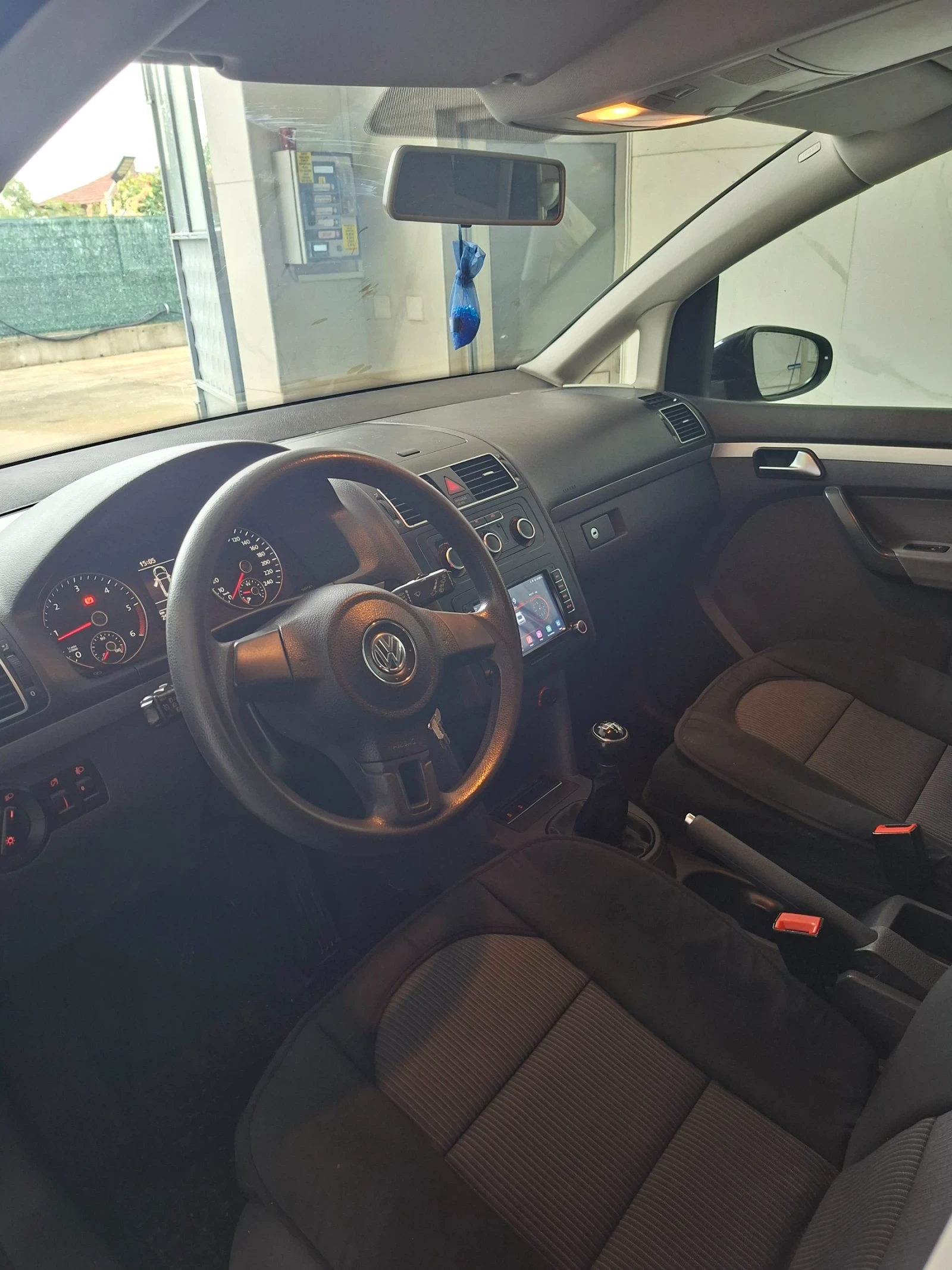 VW Touran 1.6TDI, снимка 13 - Автомобили и джипове - 56059185