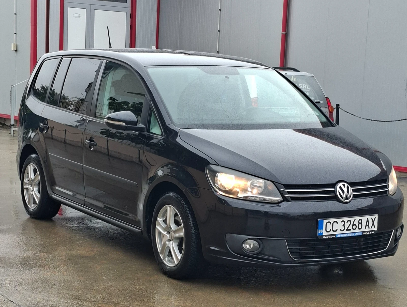 VW Touran 1.6TDI, снимка 7 - Автомобили и джипове - 56059185