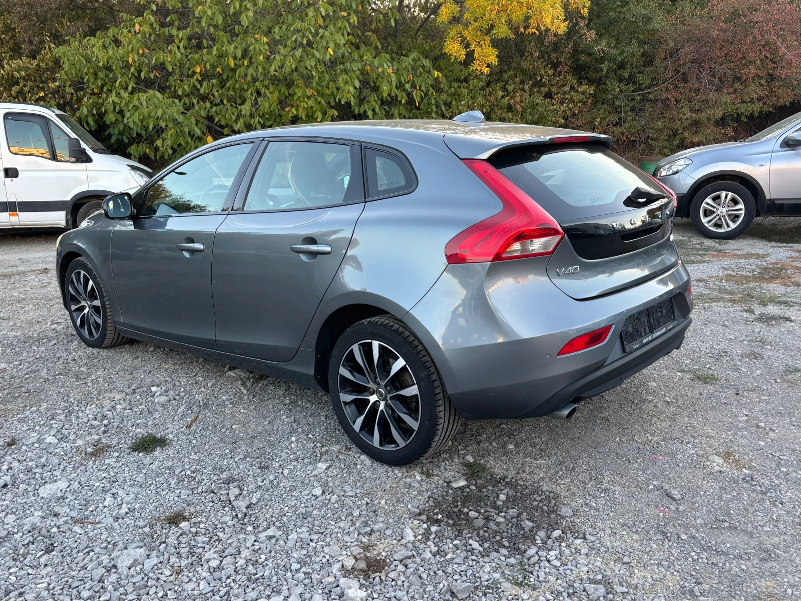Volvo V40 2.0-120кс, Автоматик, снимка 4 - Автомобили и джипове - 56367213