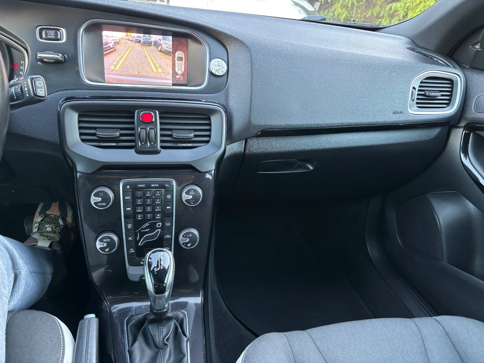 Volvo V40 2.0-120кс, Автоматик, снимка 13 - Автомобили и джипове - 56367213