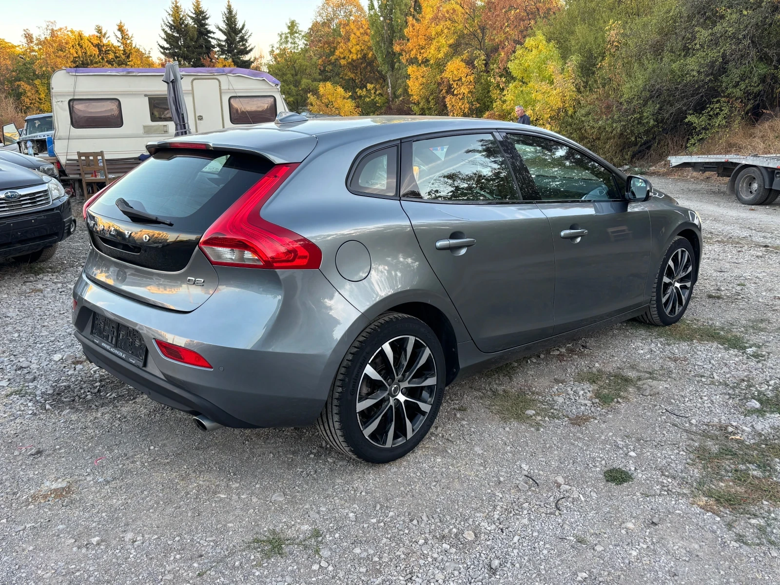 Volvo V40 2.0-120кс, Автоматик, снимка 2 - Автомобили и джипове - 56367213