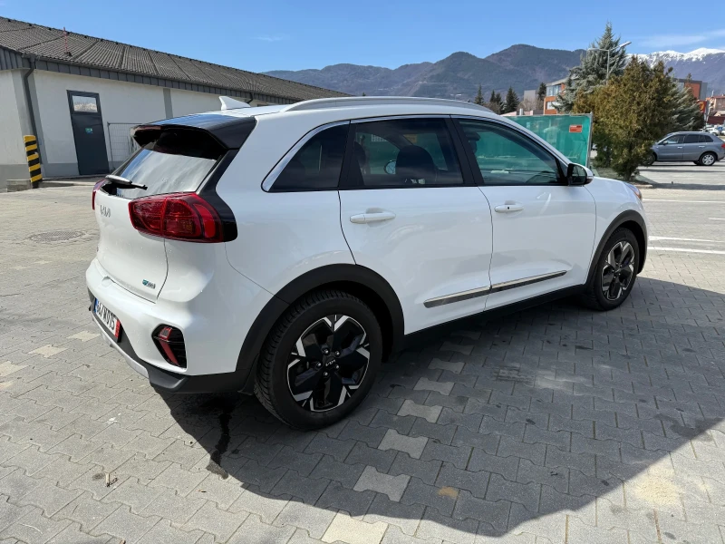 Kia Niro 1.6i PHEV 2022 Face Lift 23100km, снимка 5 - Автомобили и джипове - 49439342