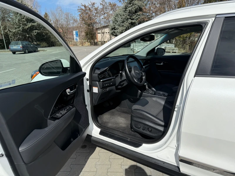 Kia Niro 1.6i PHEV 2022 Face Lift 23100km, снимка 9 - Автомобили и джипове - 49439342