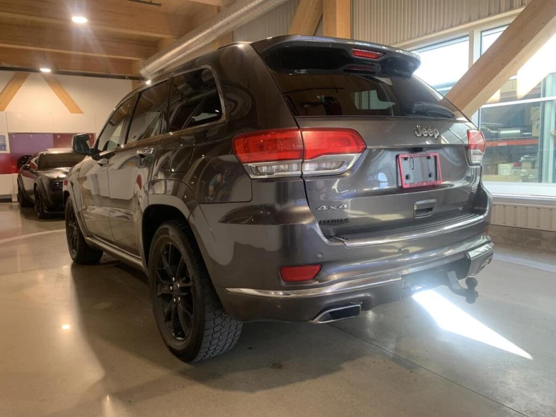 Jeep Grand cherokee Summit* Пано* Камера* Подгрев, снимка 3 - Автомобили и джипове - 52317925